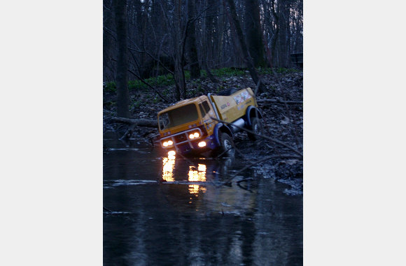 Wassereinfahrt dunkel 1